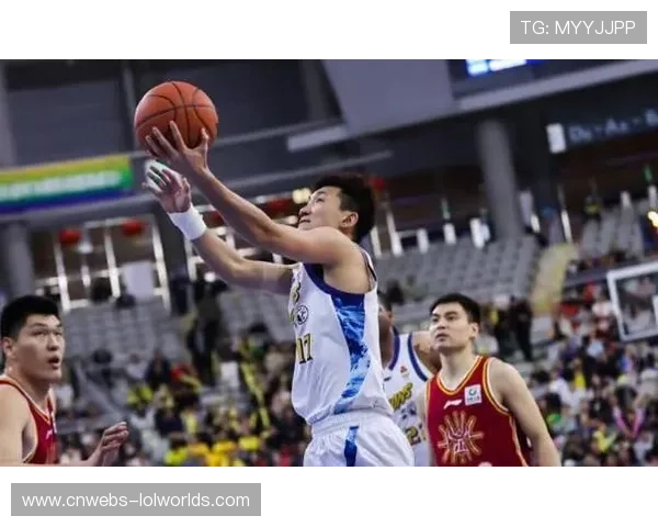 孙铭徽右脚距腓前韧带撕裂，预计伤停6-8周