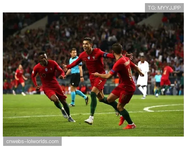 人物聚焦:不莱梅19岁小将上演帽子戏法,赛后接受全场致敬